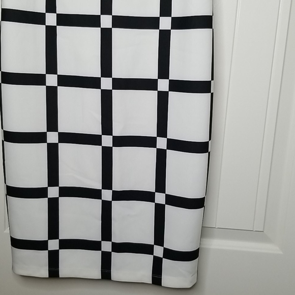 NYCC Black and Cream Block Dress - Picture 3 of 6